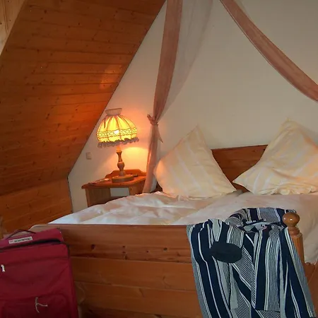 Hotel Akzent Zur Wasserburg - Garni 3*