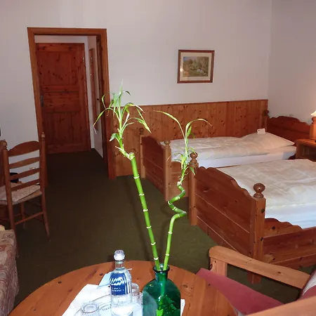 Hotel Akzent Zur Wasserburg - Garni