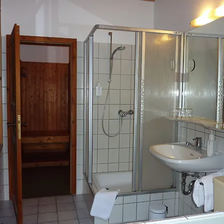 Hotel Akzent Zur Wasserburg - Garni 3*