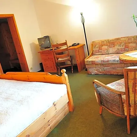 Hotel Akzent Zur Wasserburg - Garni