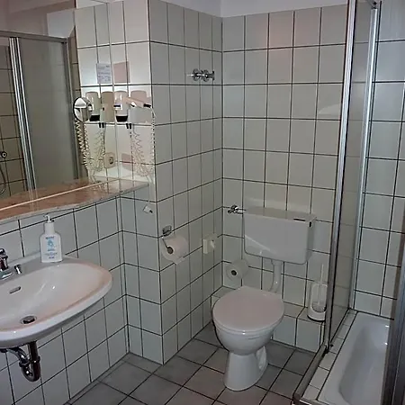 Hotel Akzent Zur Wasserburg - Garni