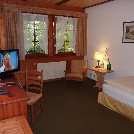Hotel Akzent Zur Wasserburg - Garni