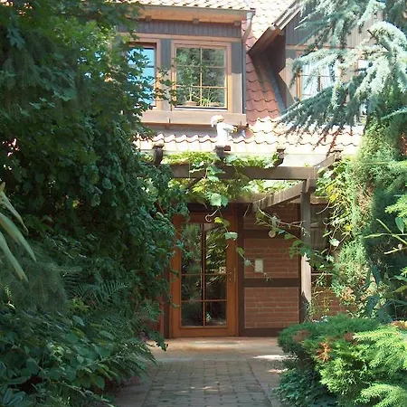 Hotel Akzent Zur Wasserburg - Garni 3*
