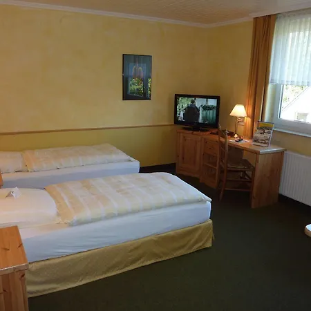 Akzent Zur Wasserburg - Garni 3*