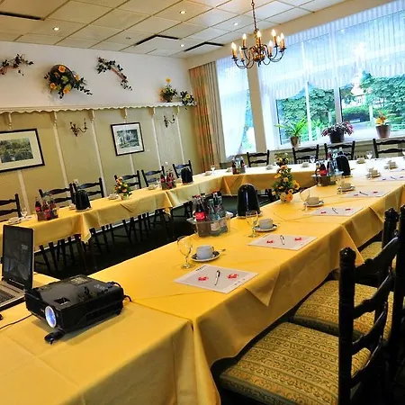 Hotel Akzent Zur Wasserburg - Garni 3*
