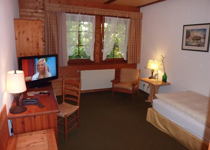 Hotel Akzent Zur Wasserburg - Garni