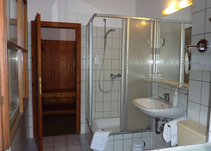 Hotel Akzent Zur Wasserburg - Garni 3*