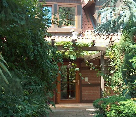 Hotel Akzent Zur Wasserburg - Garni 3*