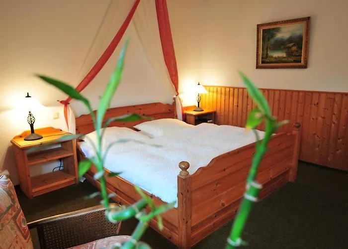 Hotel Akzent Zur Wasserburg - Garni