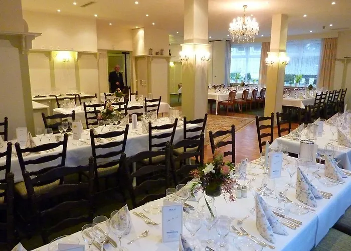 Hotel Akzent Zur Wasserburg - Garni